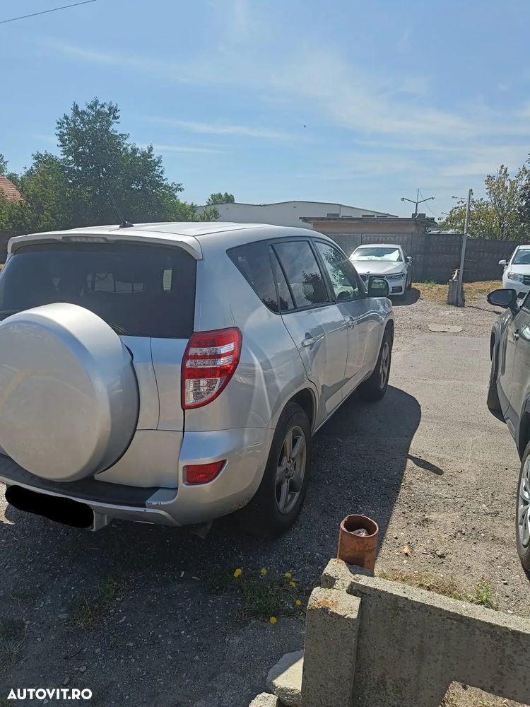 Toyota RAV4 2.2 D-4D 4x4 Life - 5