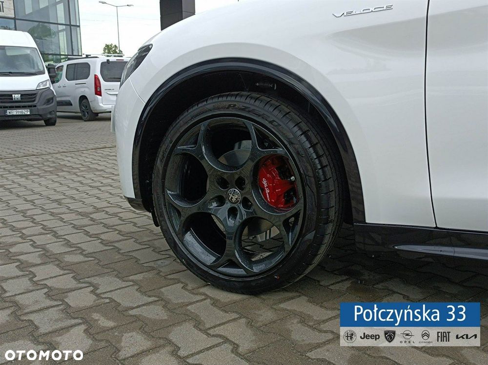 Alfa Romeo Stelvio - 17