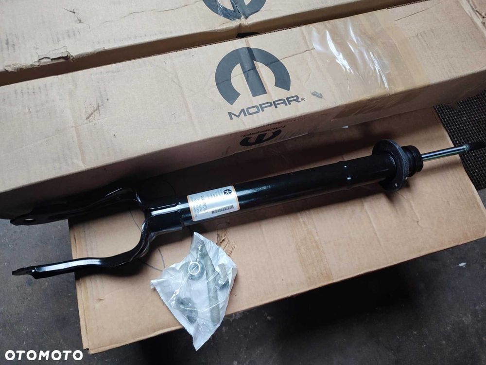 Dodge Durango nowe przednie amortyzatory Mopar 2011-15