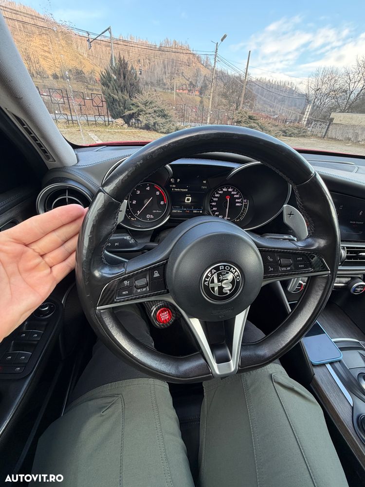 Alfa Romeo Giulia - 11