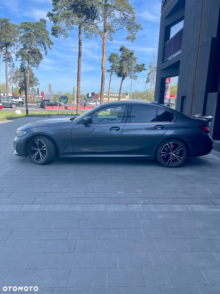 BMW Seria 3 330i xDrive - 5