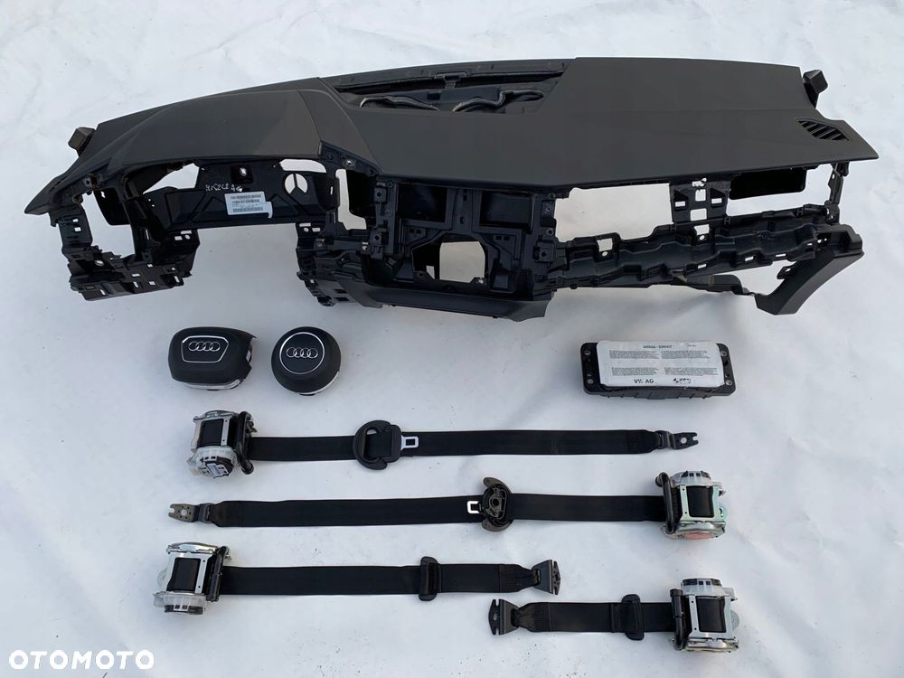 audi a1 82a deska kokpit konsola poduszki pasy - 1