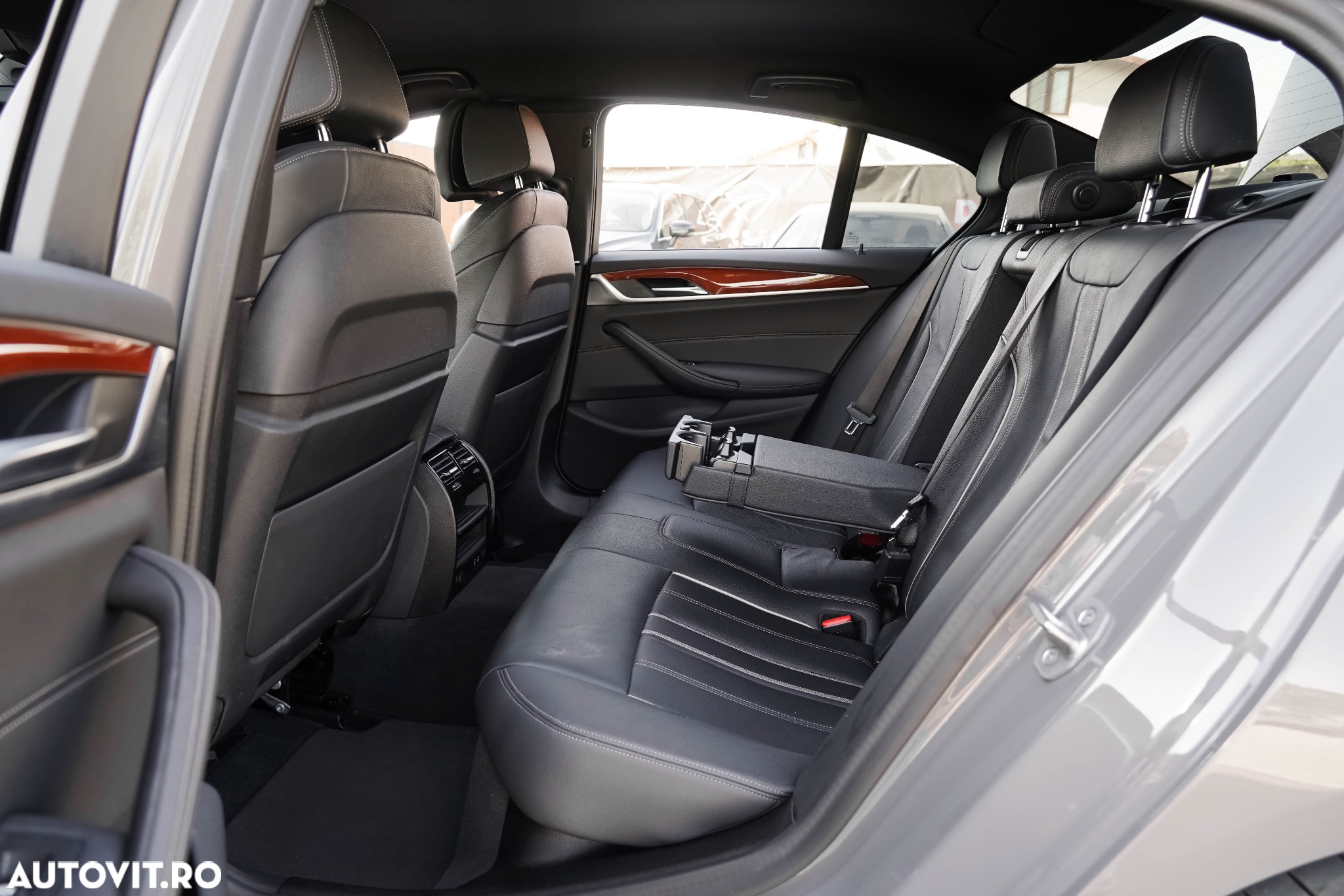 BMW Seria 5 530e Aut. M Sport Edition - 10