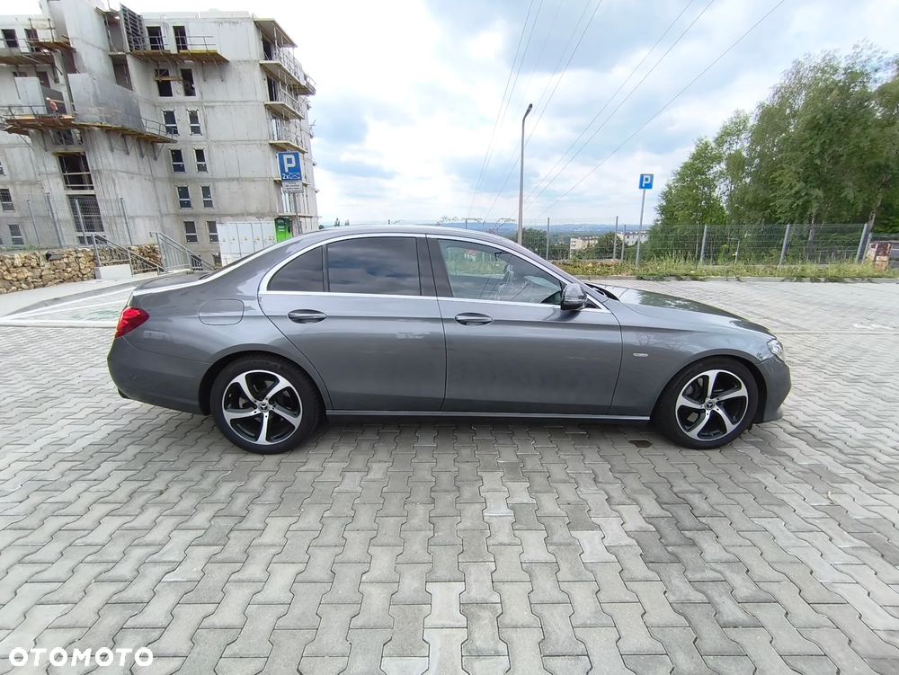 Mercedes-Benz Klasa E 220 d 9G-TRONIC AMG Line - 6