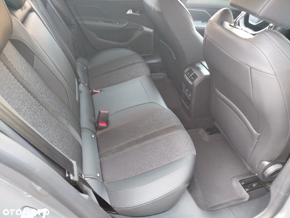 Peugeot 308 1.2 mHEV GT S&S e-DCS6 - 18