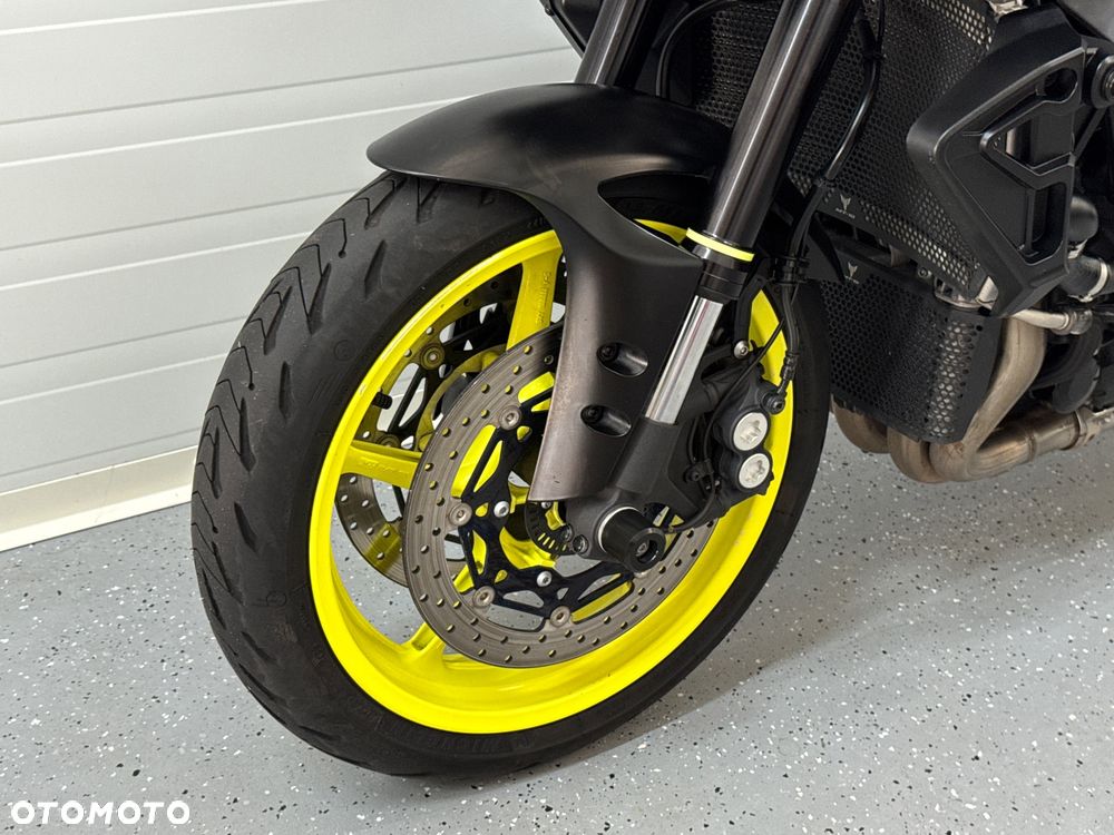 Yamaha MT - 30