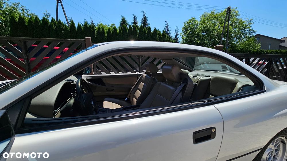 BMW Seria 8 - 21