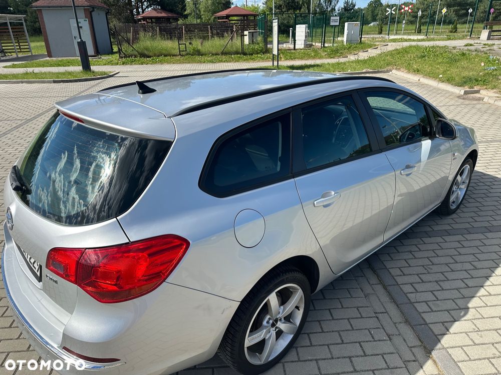 Opel Astra 2.0 CDTI Exklusiv - 10