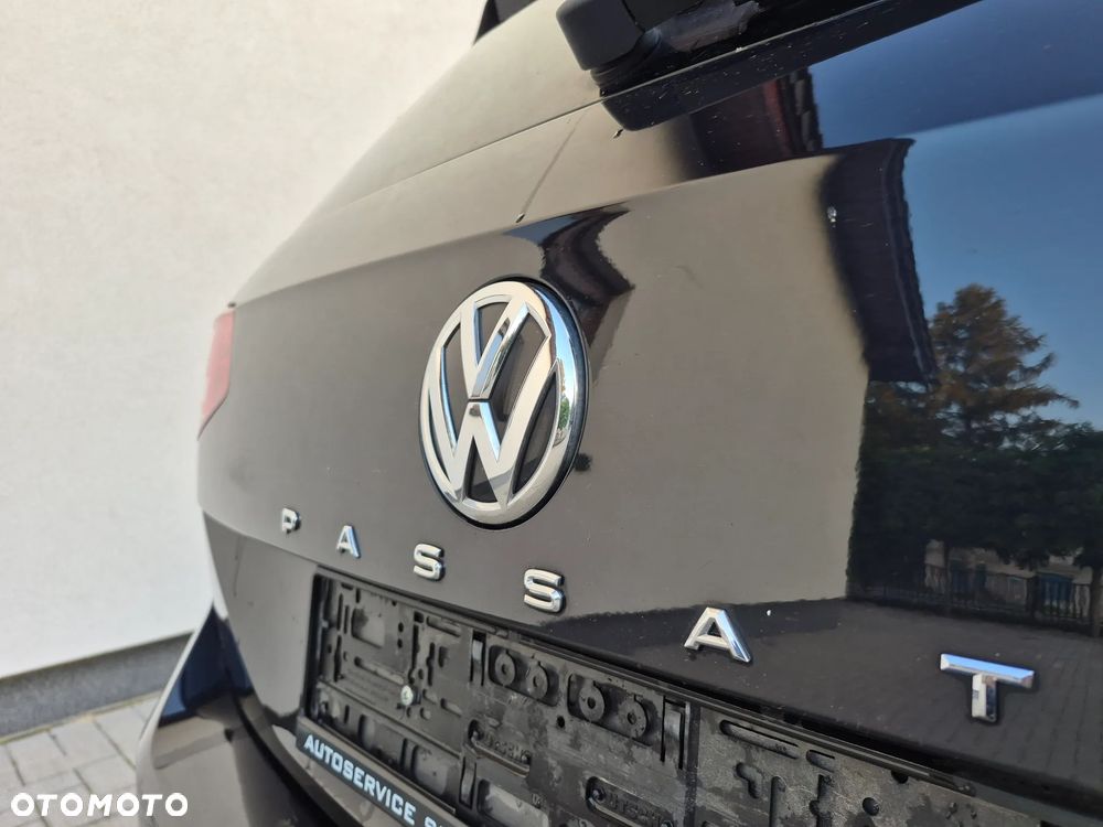 Volkswagen Passat - 32