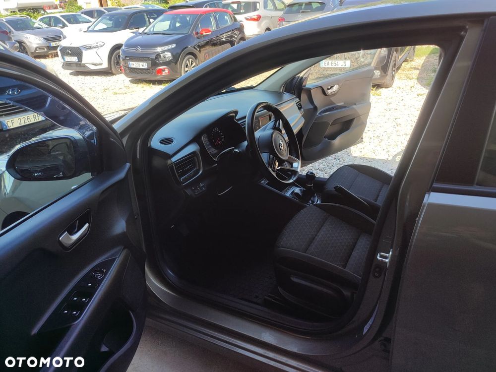 Kia Rio 1.2 Dream Team Edition - 11
