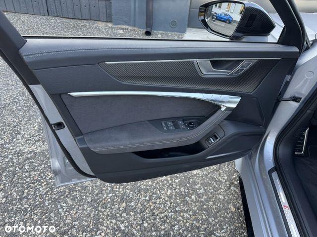 Audi RS6 Avant - 8