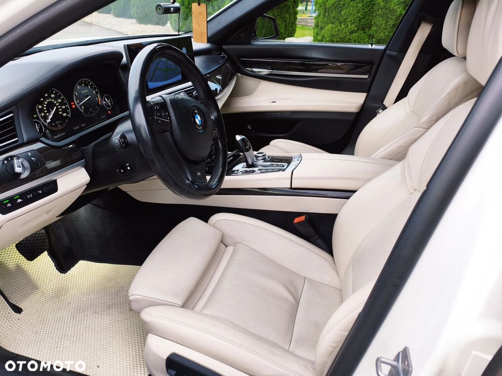 BMW Seria 7 740Li - 13