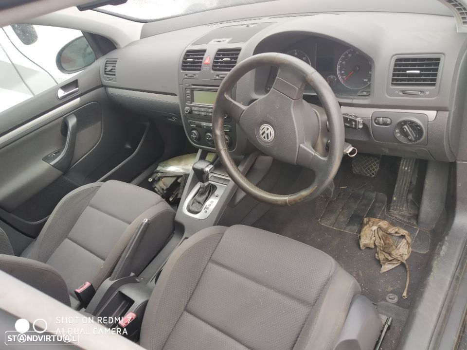 Volkswagen Golf V 2.0 TDI de 2006 - 6