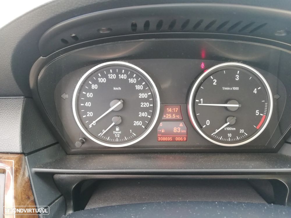 BMW 520 d Executive - 12