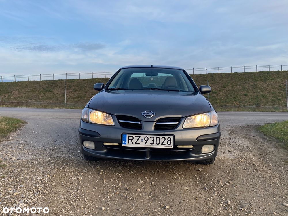 Nissan Almera 1.8 Comfort - 2