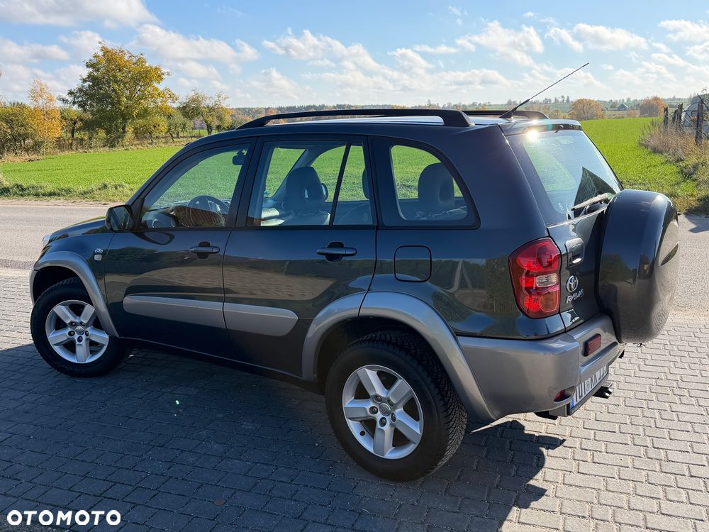 Toyota RAV4 D-4D 4x4 Sol - 4