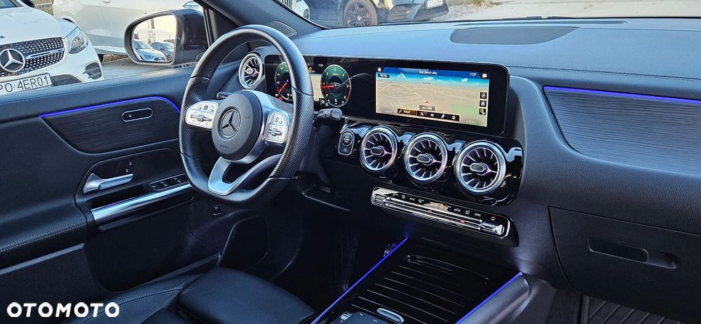 Mercedes-Benz GLA 200 d AMG Line - 14