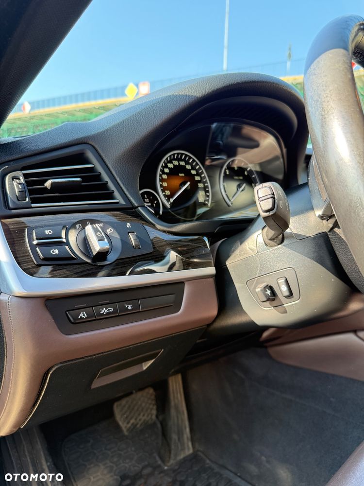 BMW Seria 5 530d xDrive - 11