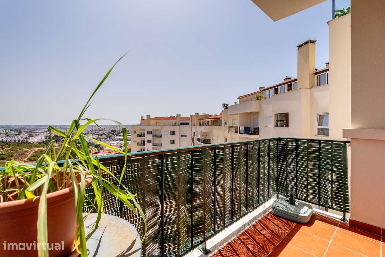 Apartamento T2 com garagem e piscina - Pedra Mourinha - Grande imagem: 5/29