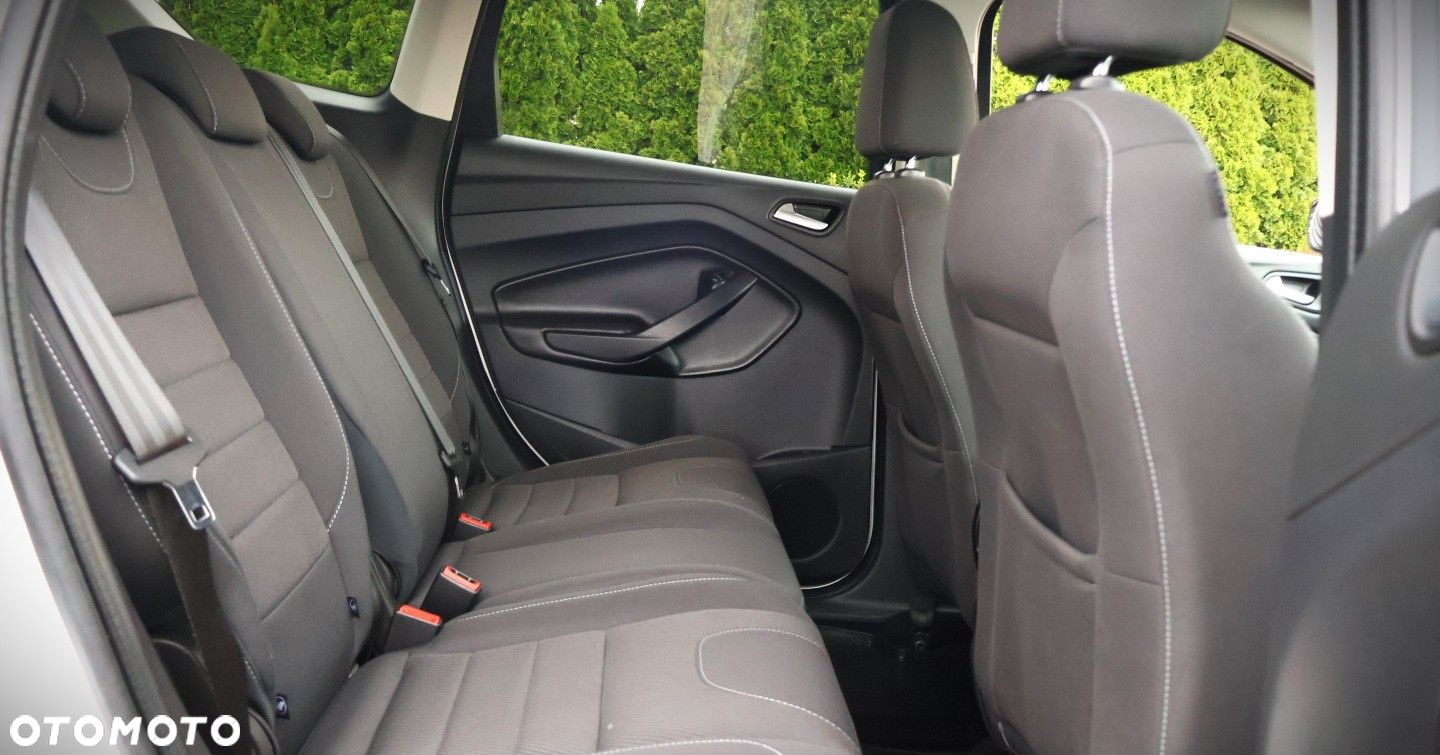 Ford Kuga 1.5 EcoBoost 2x4 Business Edition - 17