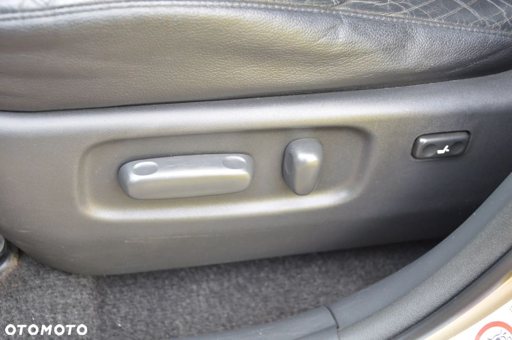 Toyota RAV4 2.2 D-CAT Sol 180 - 28