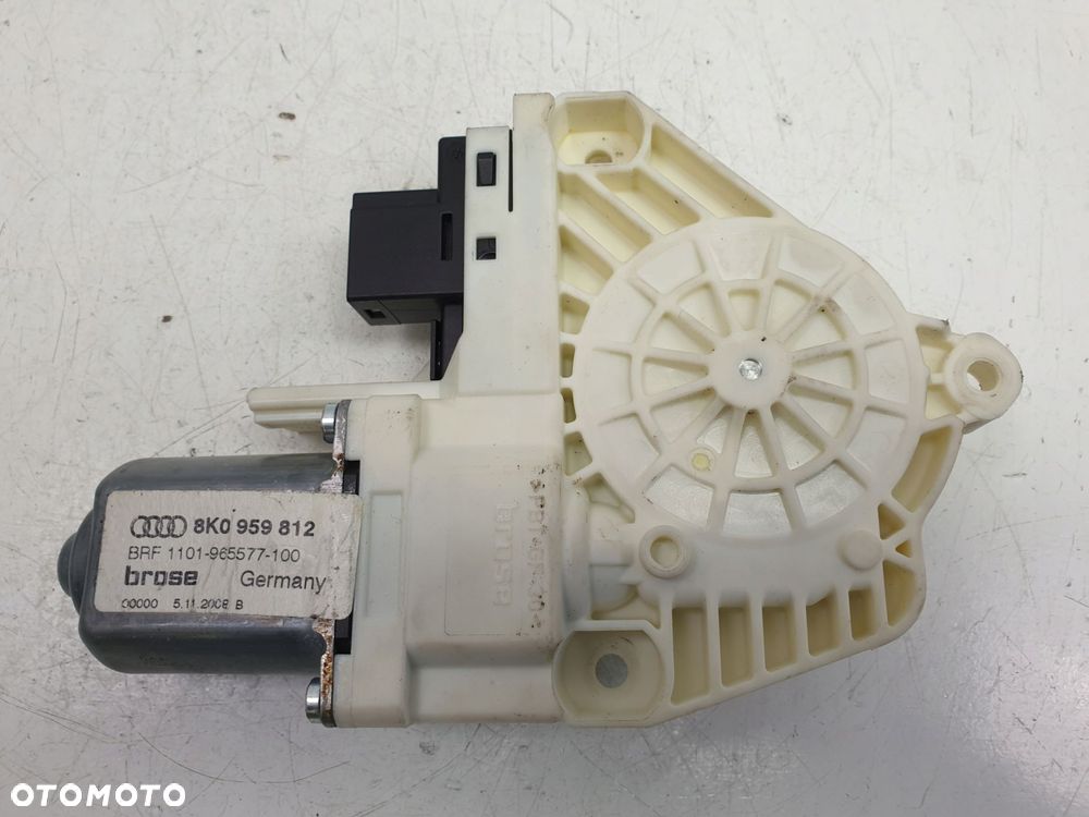 Audi A4 B8 SILNICZEK SZYBY Prawy tył 8K0959812 - 8