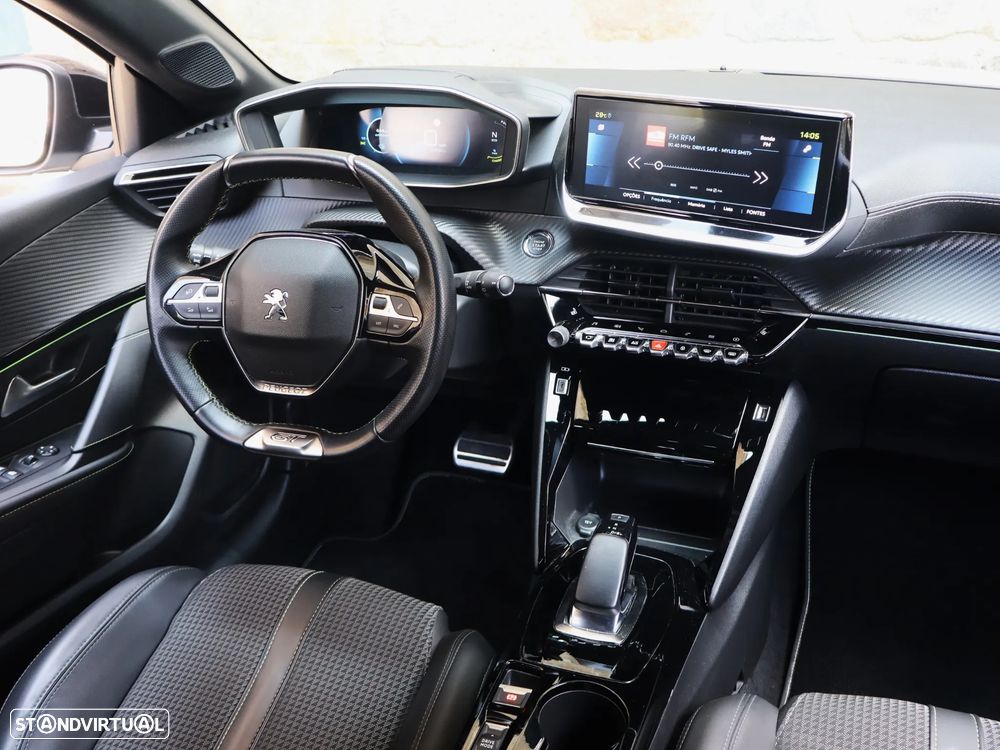 Peugeot e-208 GT - 45