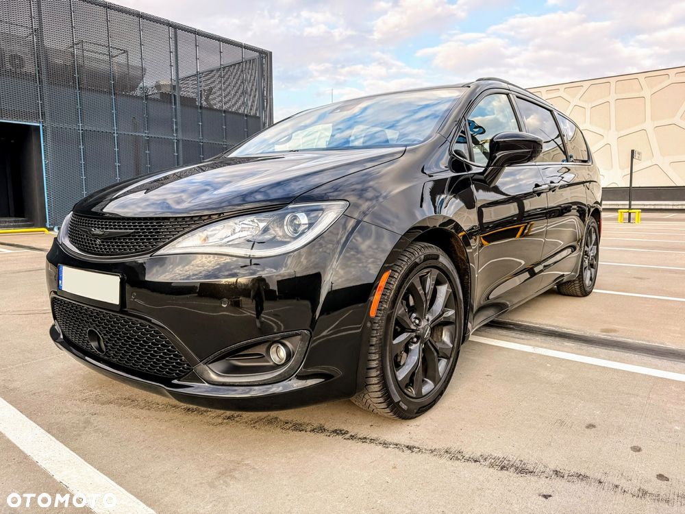 Chrysler Pacifica - 3