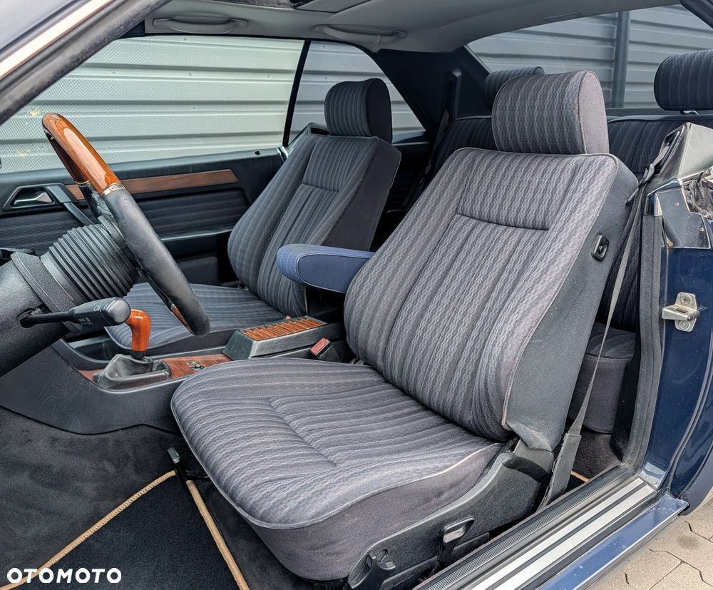 Mercedes-Benz W124 (1984-1993) - 13