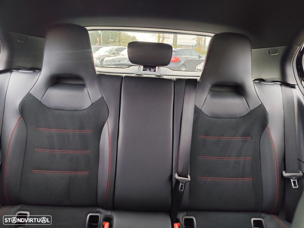 Mercedes-Benz A 250 e AMG Line - 32