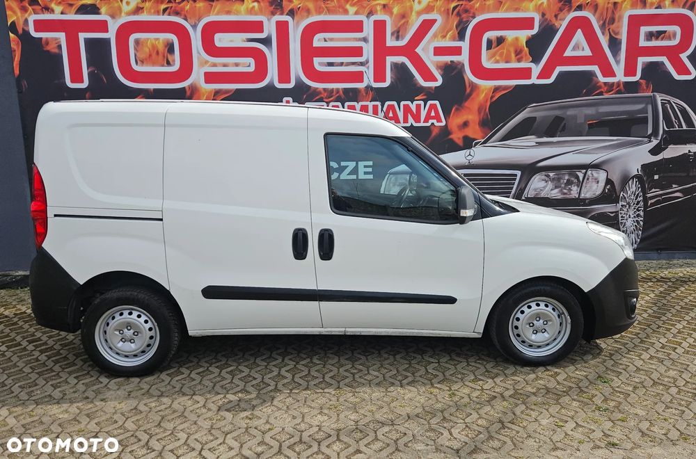 Opel COMBO - 19