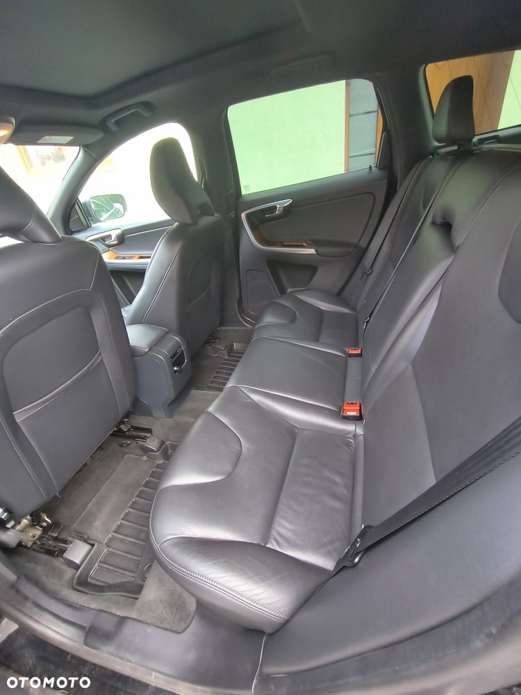 Volvo XC 60 D4 Drive-E R-Design Momentum - 27