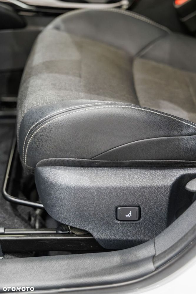 Toyota Corolla 2.0 Hybrid Comfort - 41