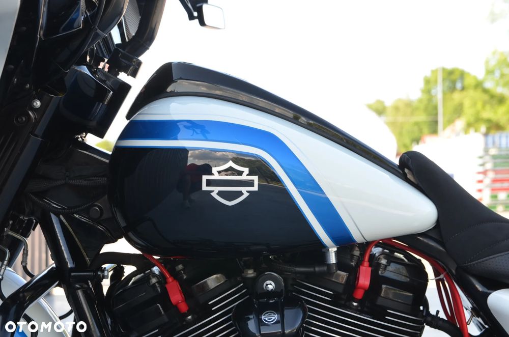 Harley-Davidson Touring Street Glide - 40