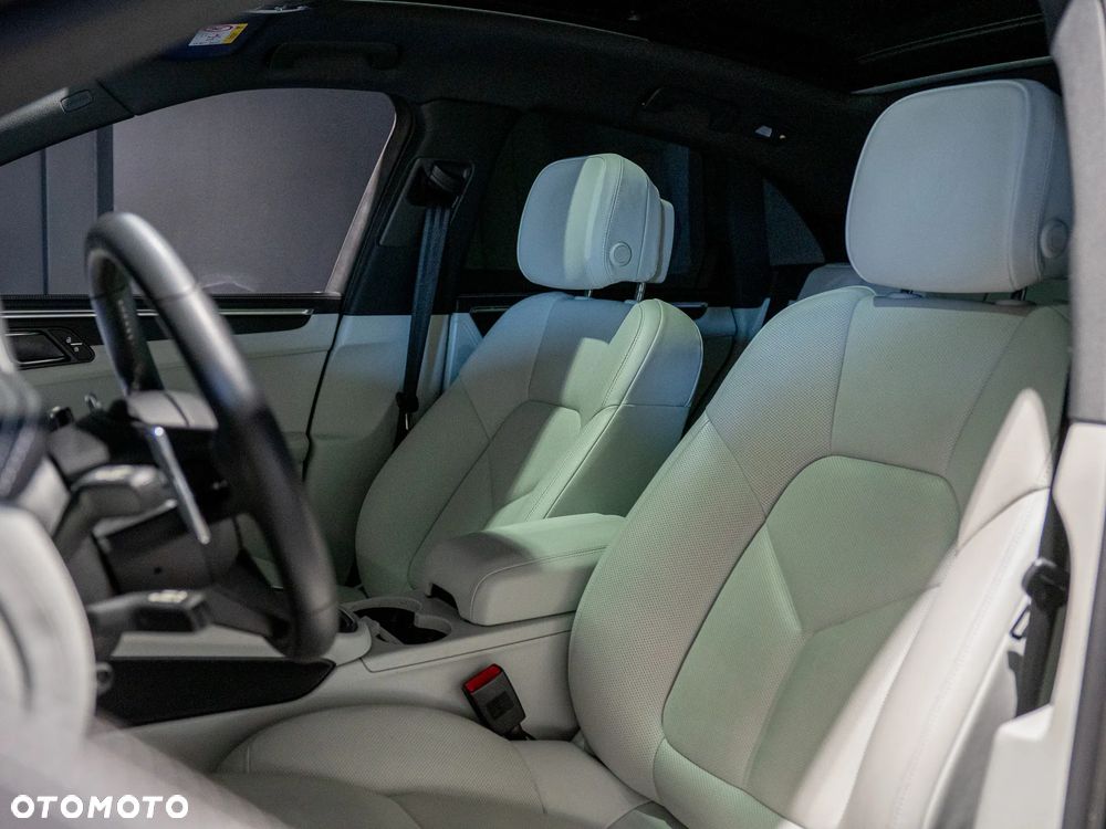 Porsche Macan T - 18