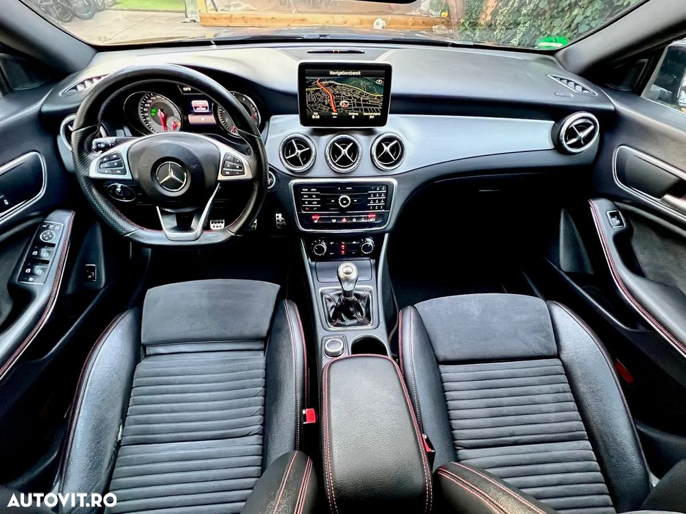 Mercedes-Benz CLA 180 AMG Line - 8