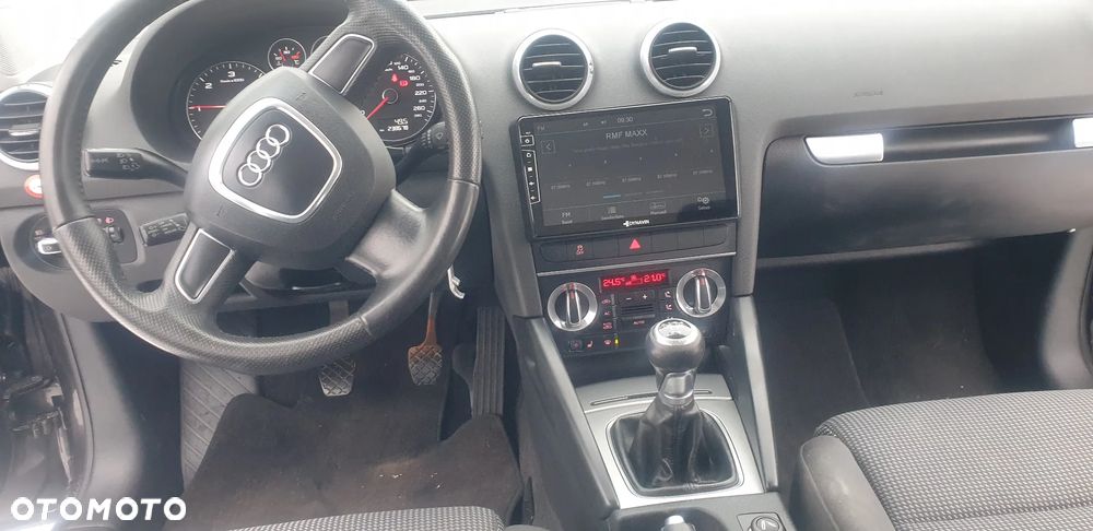 Audi A3 Sportback 1.6 TDI DPF Attraction - 6