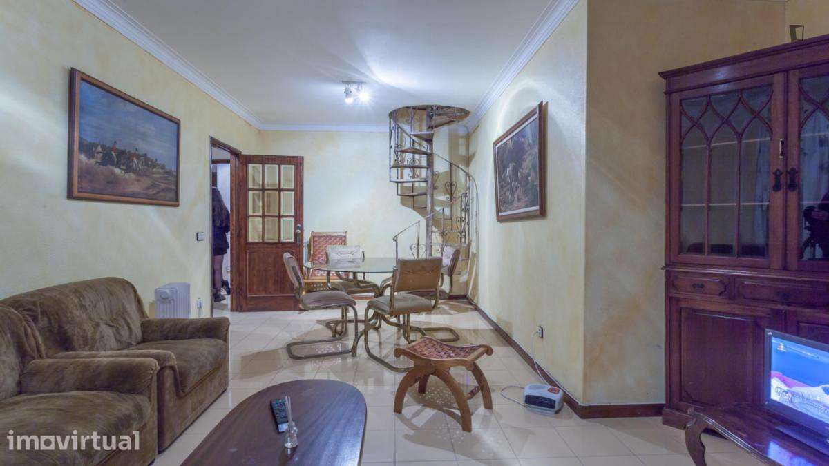 Quarto - localizado em Maia - Grande imagem: 5/29