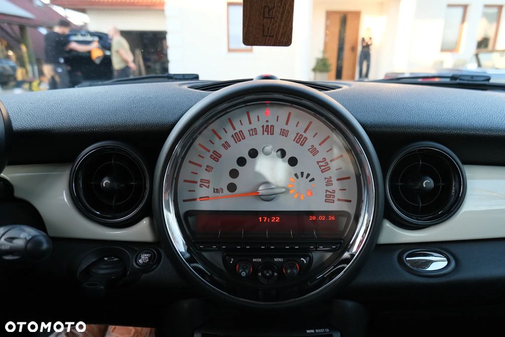 MINI Cooper Standard - 24