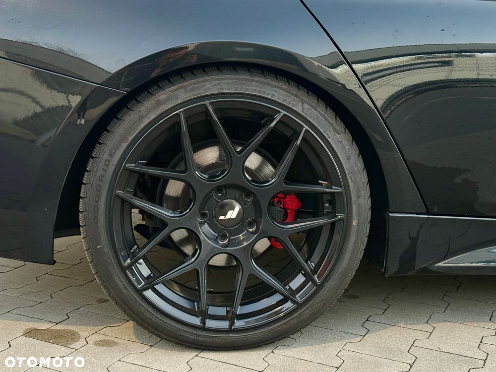 BMW Seria 3 318d M Sport EU6 - 12