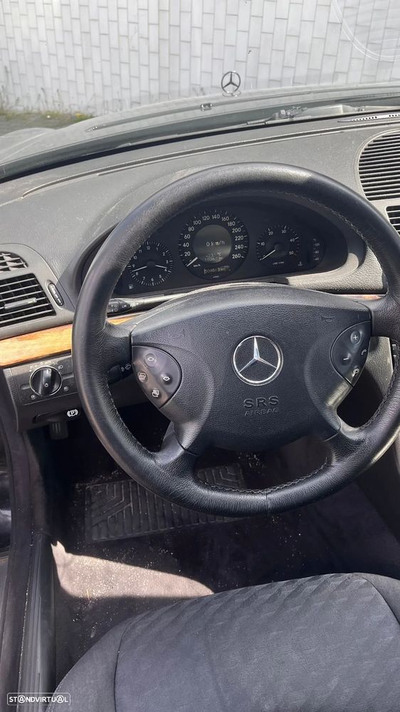 Mercedes-Benz E 270 - 5