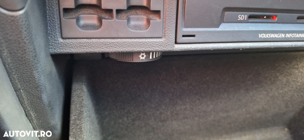 Volkswagen Golf 1.6 TDI DPF BMT Comfortline - 10