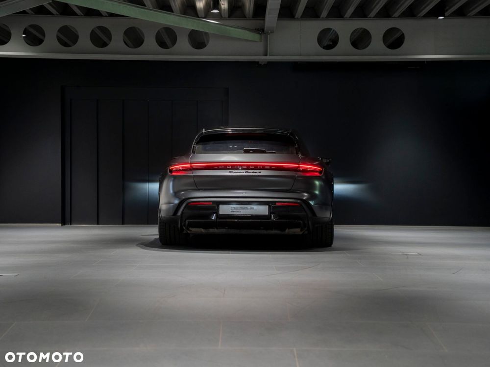 Porsche Taycan Turbo S - 4