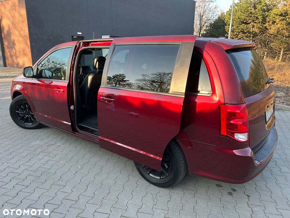 Dodge Grand Caravan - 4