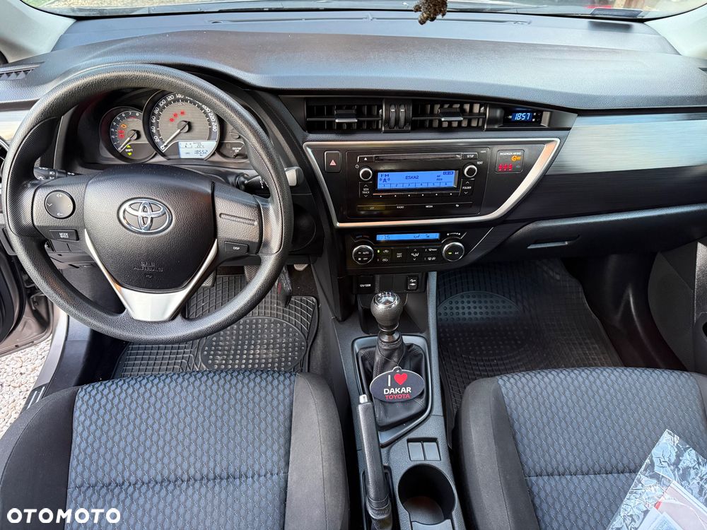 Toyota Auris - 13