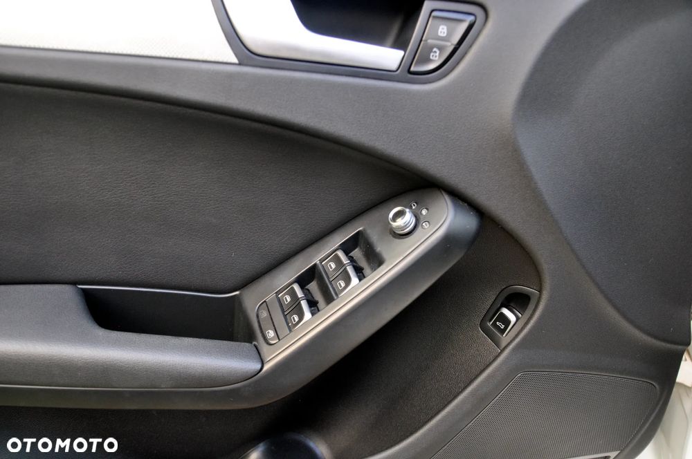 Audi A4 Limousine - 14