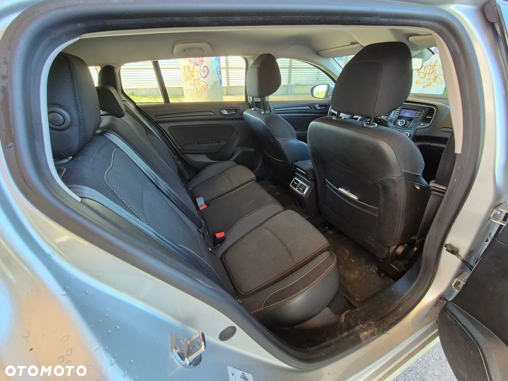 Renault Megane 1.5 Blue dCi Zen - 17