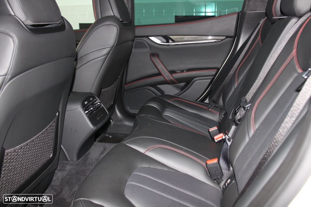 Maserati Ghibli - 32