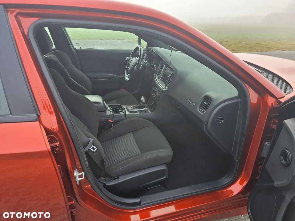 Dodge Charger 5.7 R/T - 10