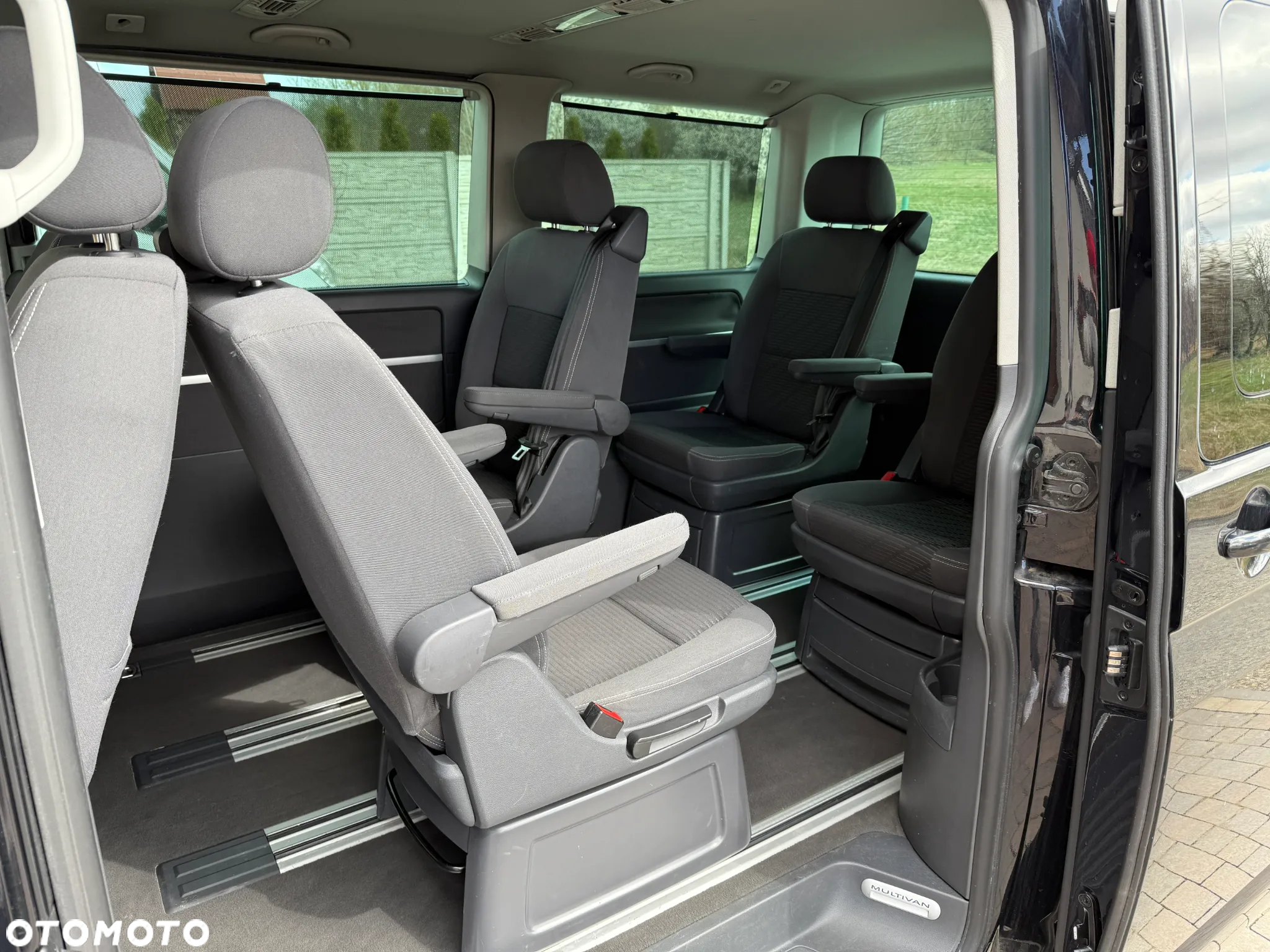 Volkswagen Multivan - 9